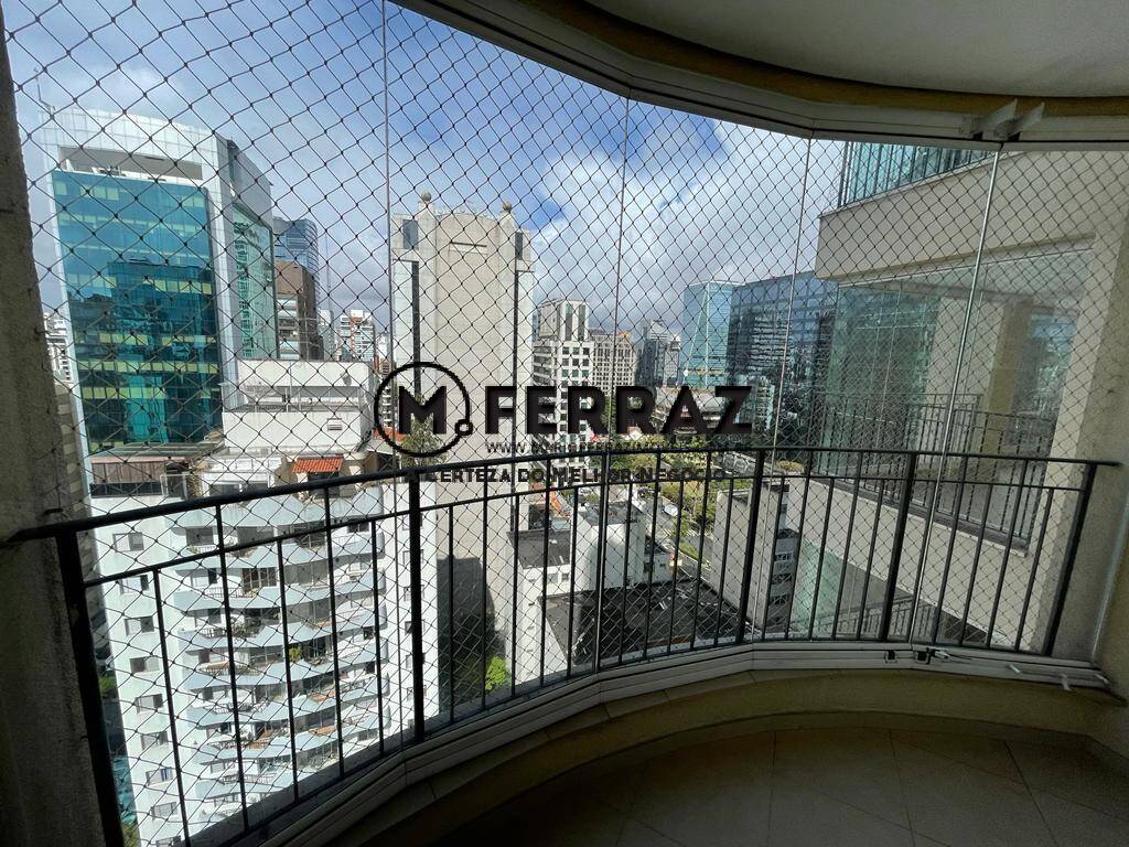 Apartamento para alugar com 3 quartos, 225m² - Foto 4