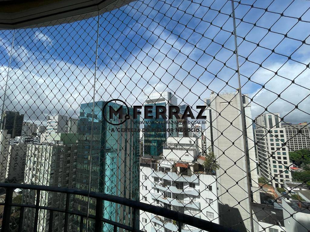 Apartamento para alugar com 3 quartos, 225m² - Foto 5