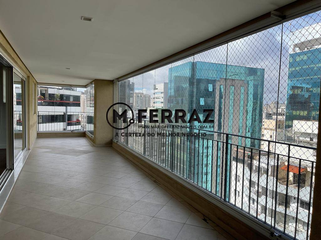 Apartamento para alugar com 3 quartos, 225m² - Foto 2