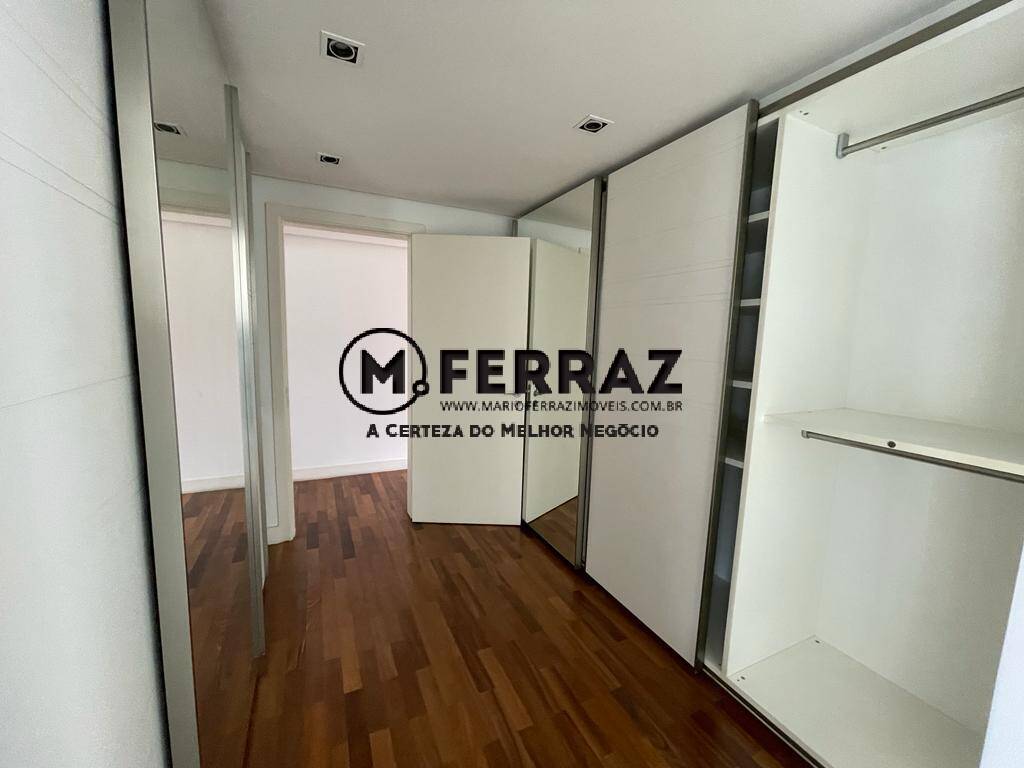 Apartamento para alugar com 3 quartos, 225m² - Foto 17