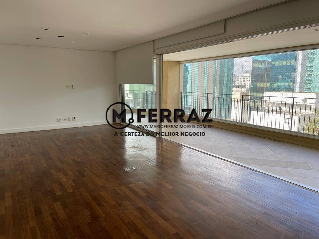 Apartamento para alugar com 3 quartos, 225m² - Foto 1