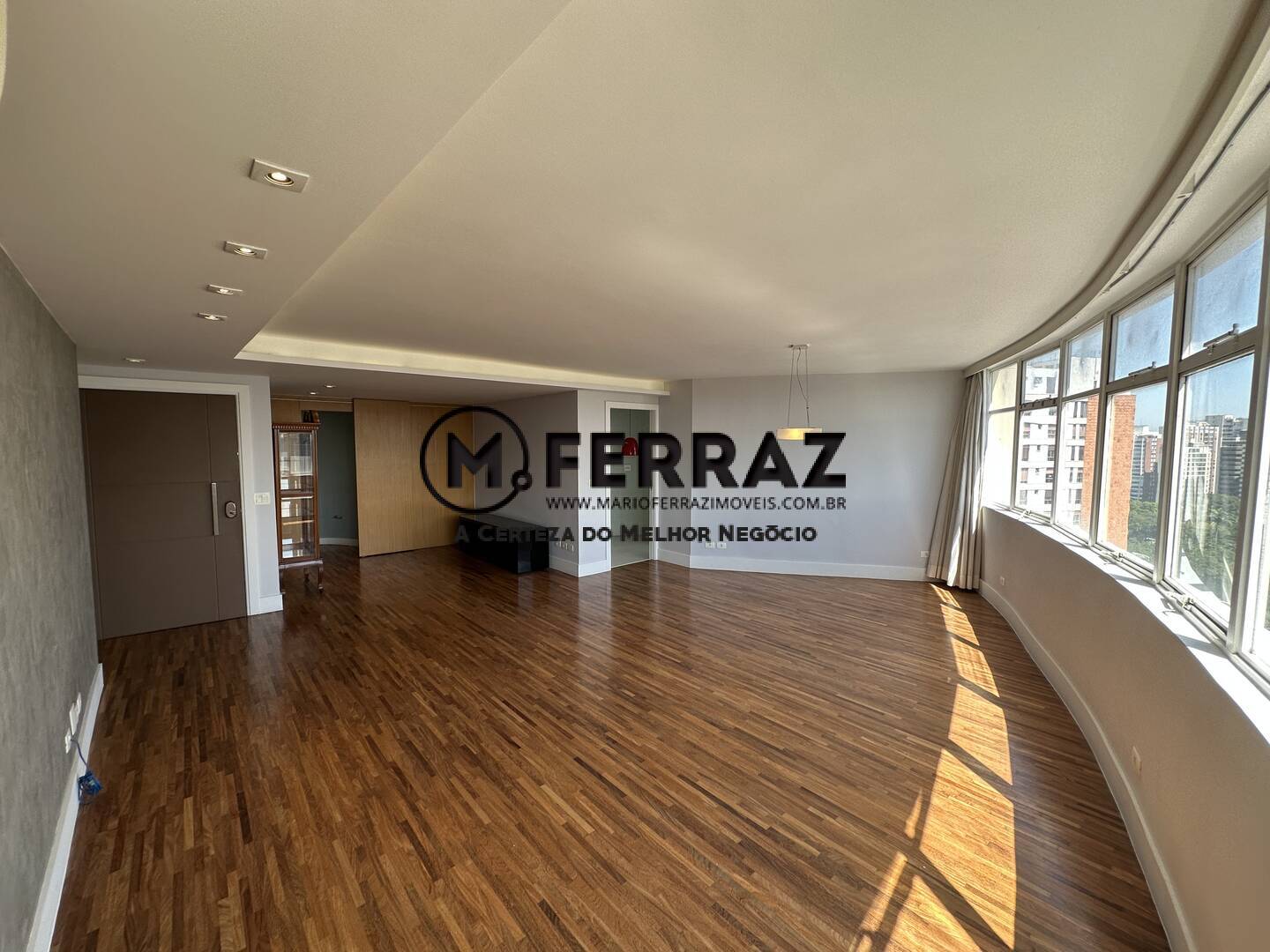 Apartamento à venda com 3 quartos, 177m² - Foto 1