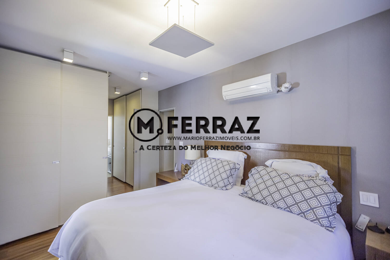 Apartamento à venda com 4 quartos, 220m² - Foto 17