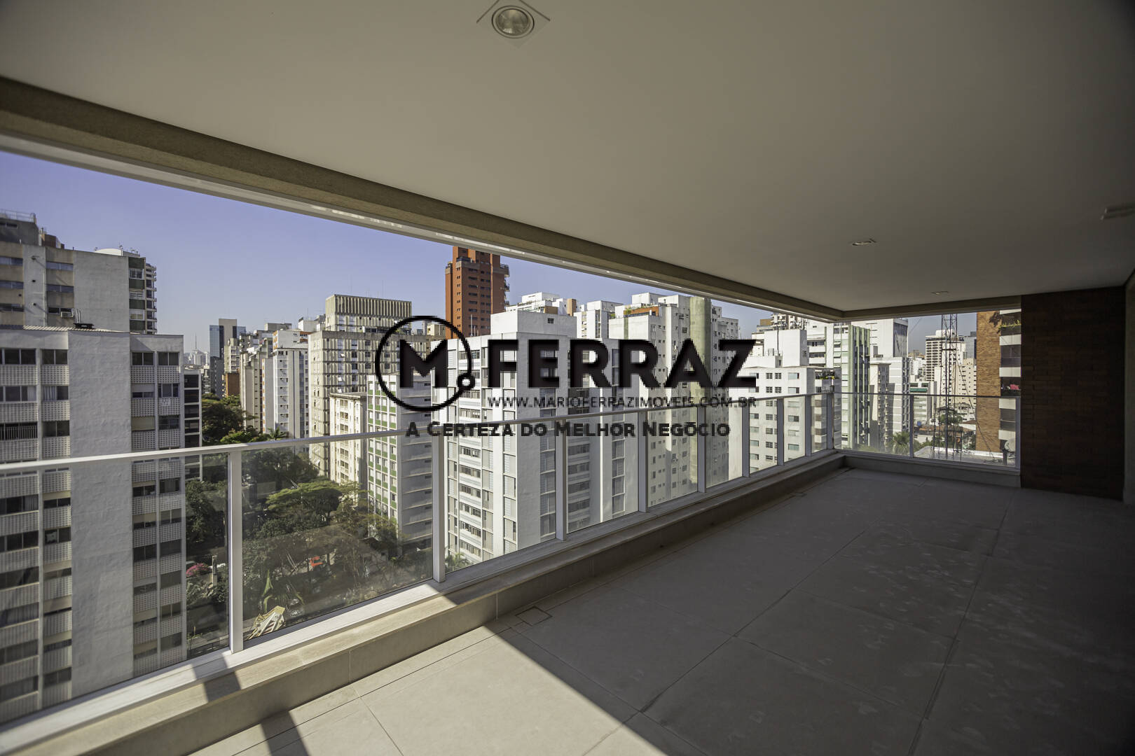 Apartamento à venda com 4 quartos, 330m² - Foto 1