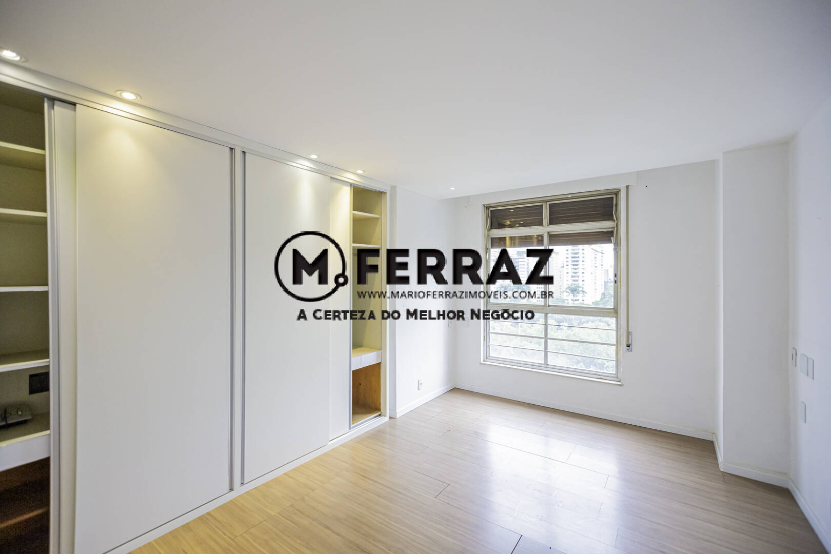 Apartamento à venda com 4 quartos, 235m² - Foto 10