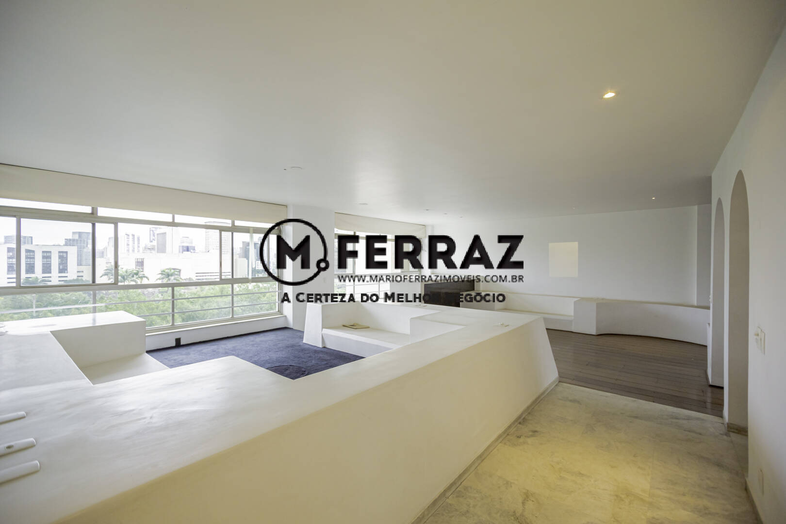 Apartamento à venda com 4 quartos, 235m² - Foto 1