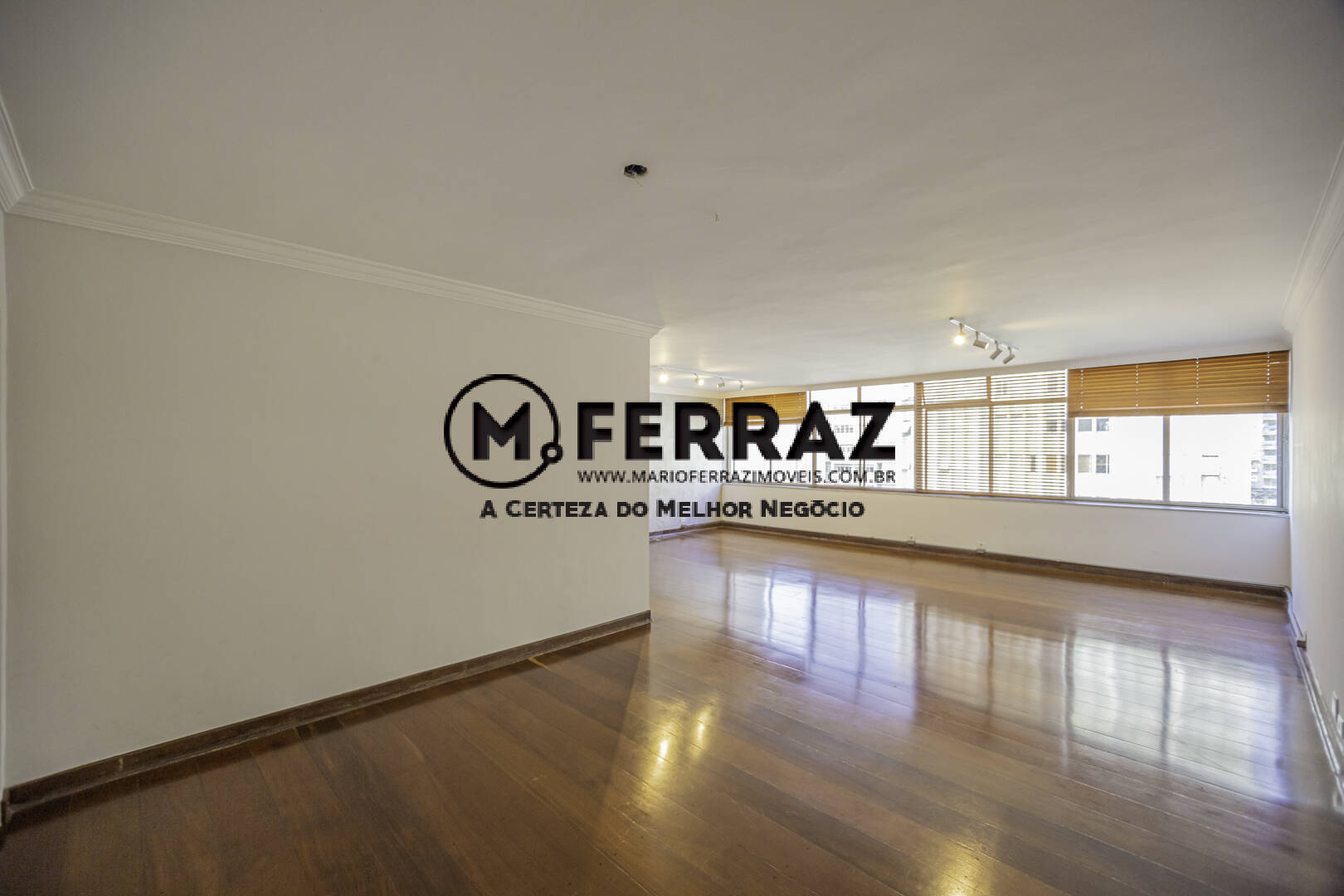 Apartamento à venda com 3 quartos, 195m² - Foto 4