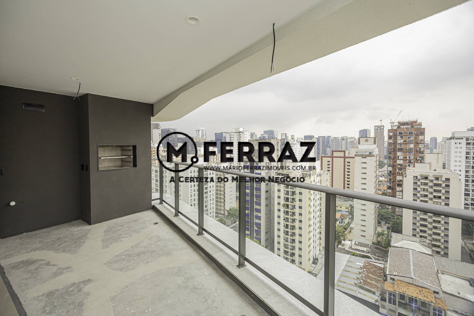 Apartamento à venda com 3 quartos, 157m² - Foto 2