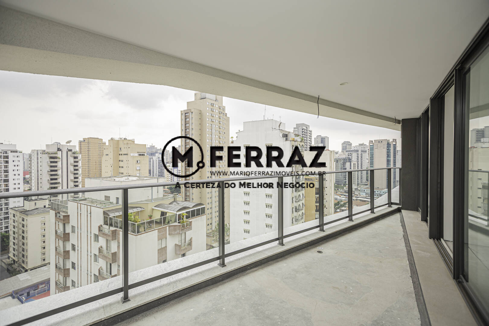 Apartamento à venda com 3 quartos, 157m² - Foto 3