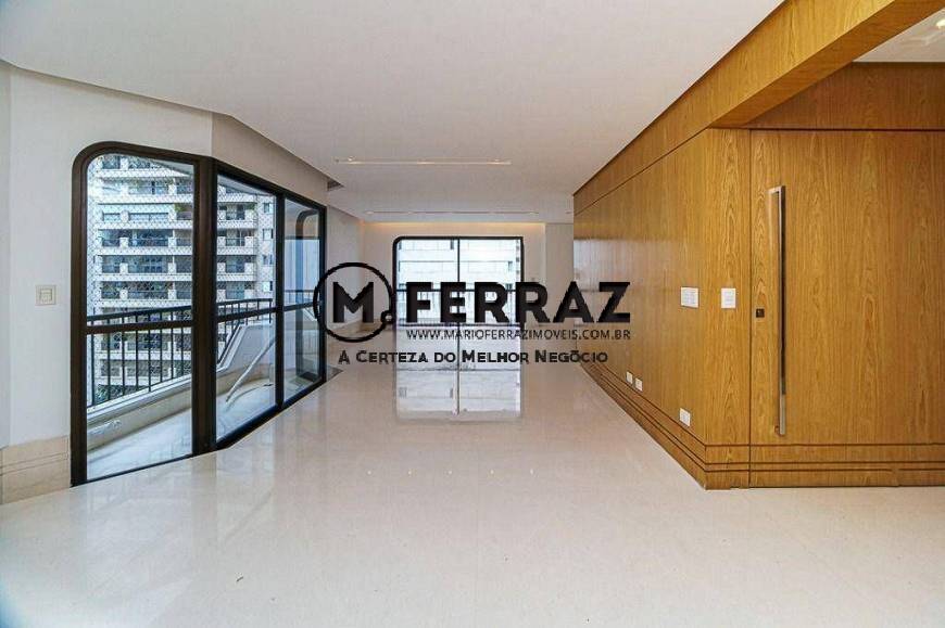 Apartamento à venda com 3 quartos, 292m² - Foto 1