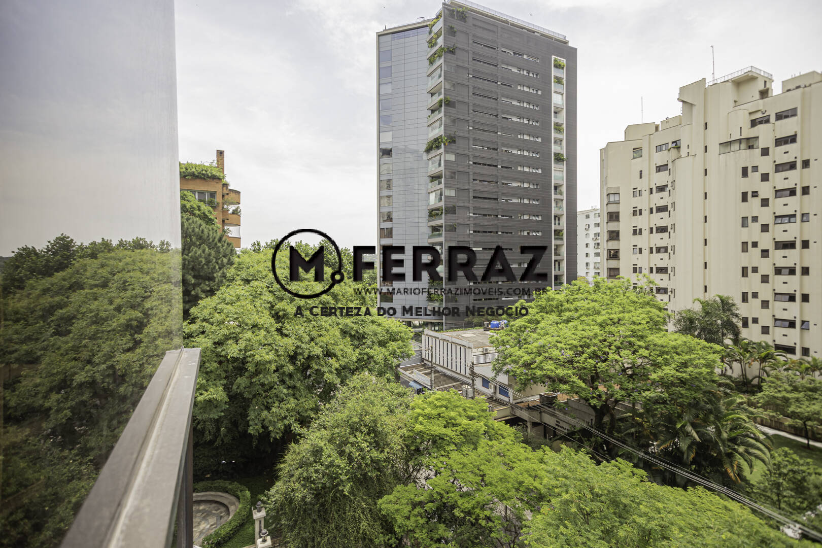 Apartamento para alugar com 3 quartos, 190m² - Foto 4