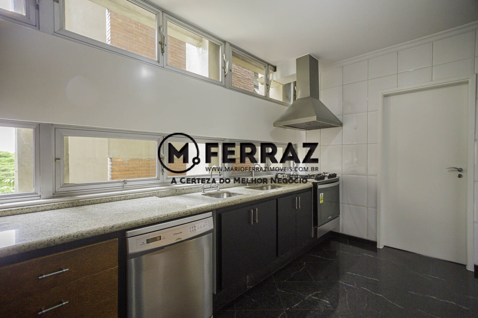 Apartamento à venda com 3 quartos, 227m² - Foto 18