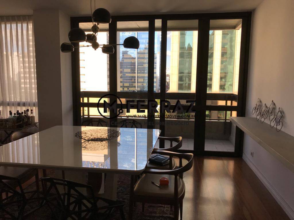 Apartamento para alugar com 3 quartos, 230m² - Foto 6