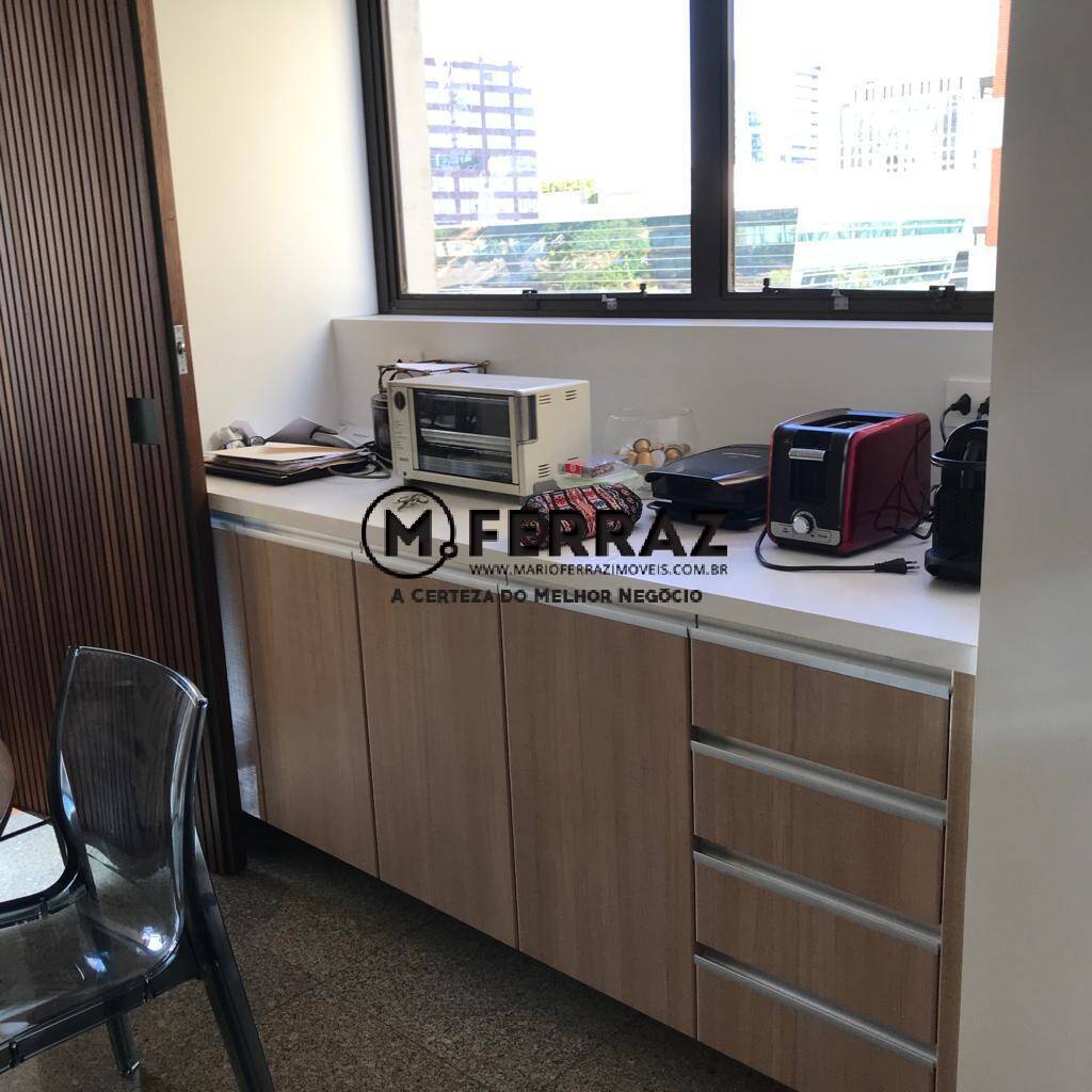 Apartamento para alugar com 3 quartos, 230m² - Foto 9