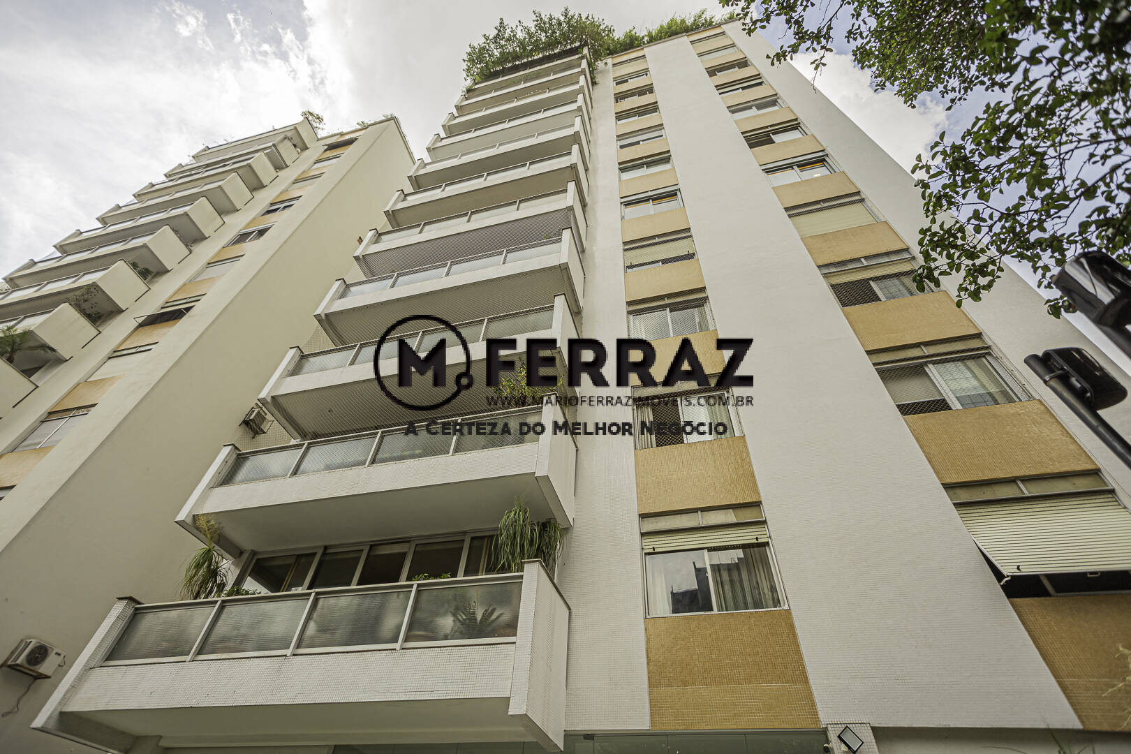 Apartamento à venda com 3 quartos, 256m² - Foto 35