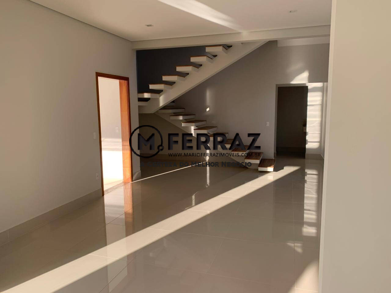 Casa à venda com 3 quartos, 301m² - Foto 5