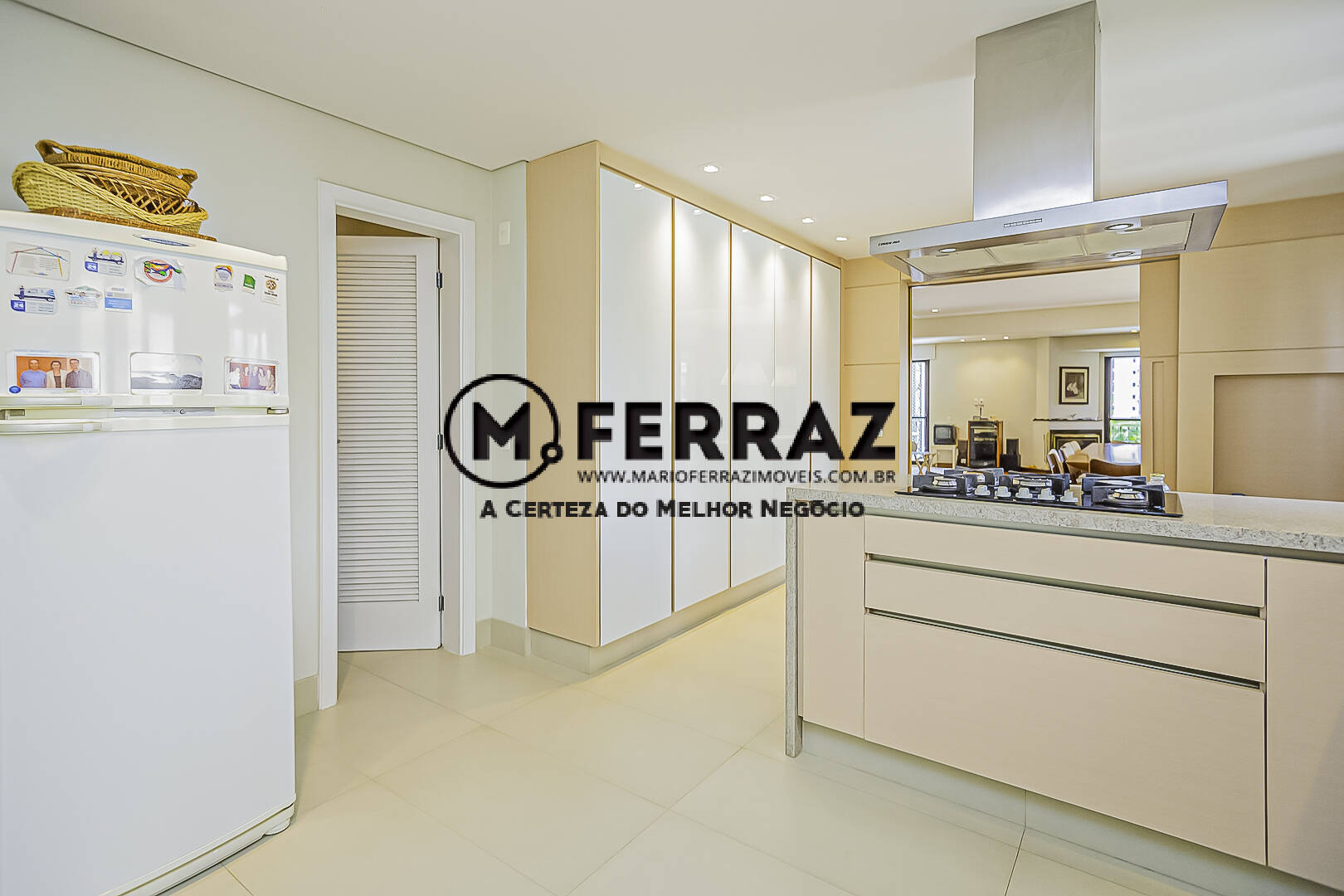 Apartamento à venda com 4 quartos, 218m² - Foto 19