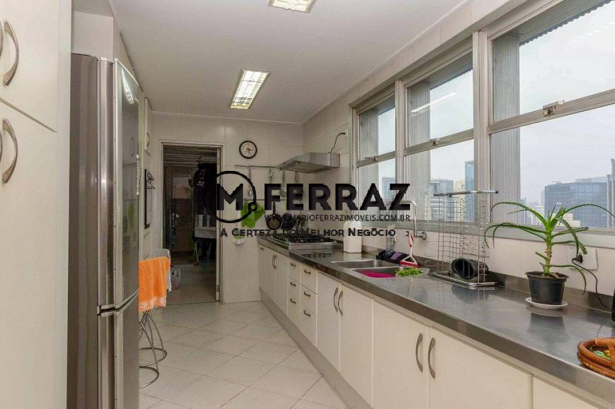 Apartamento à venda com 3 quartos, 280m² - Foto 18