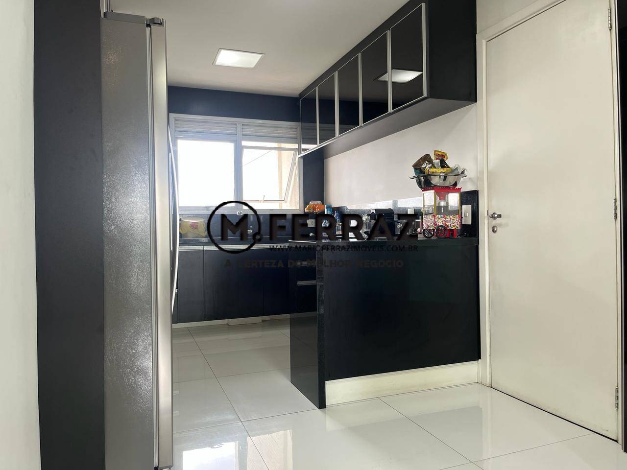 Apartamento para alugar com 3 quartos, 210m² - Foto 25