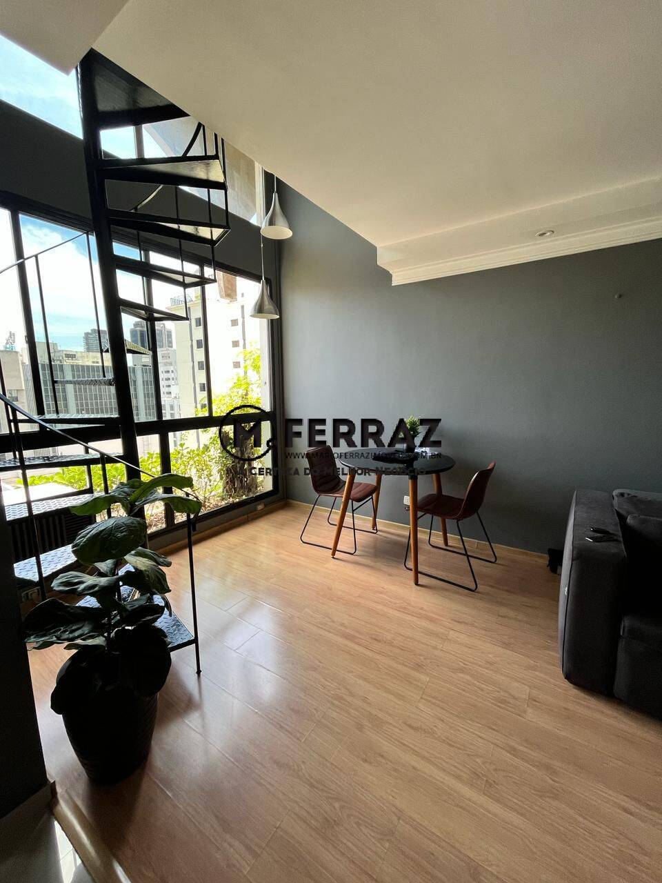 Apartamento à venda e aluguel com 1 quarto, 60m² - Foto 1