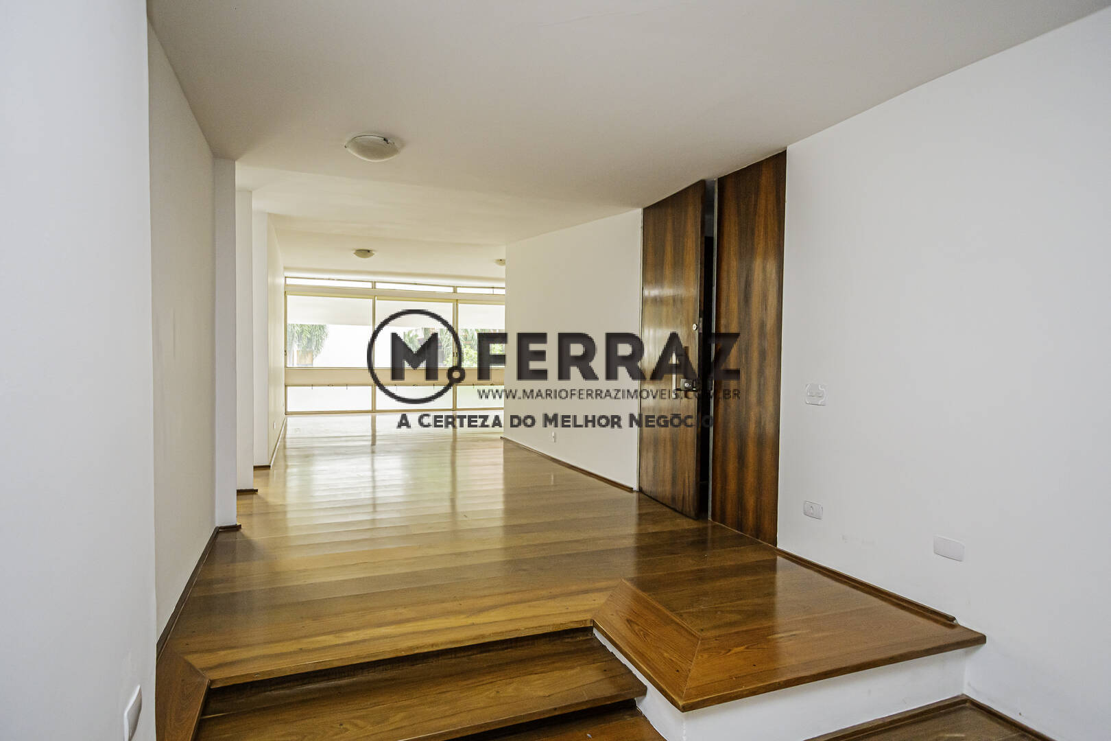 Apartamento para alugar com 3 quartos, 194m² - Foto 2