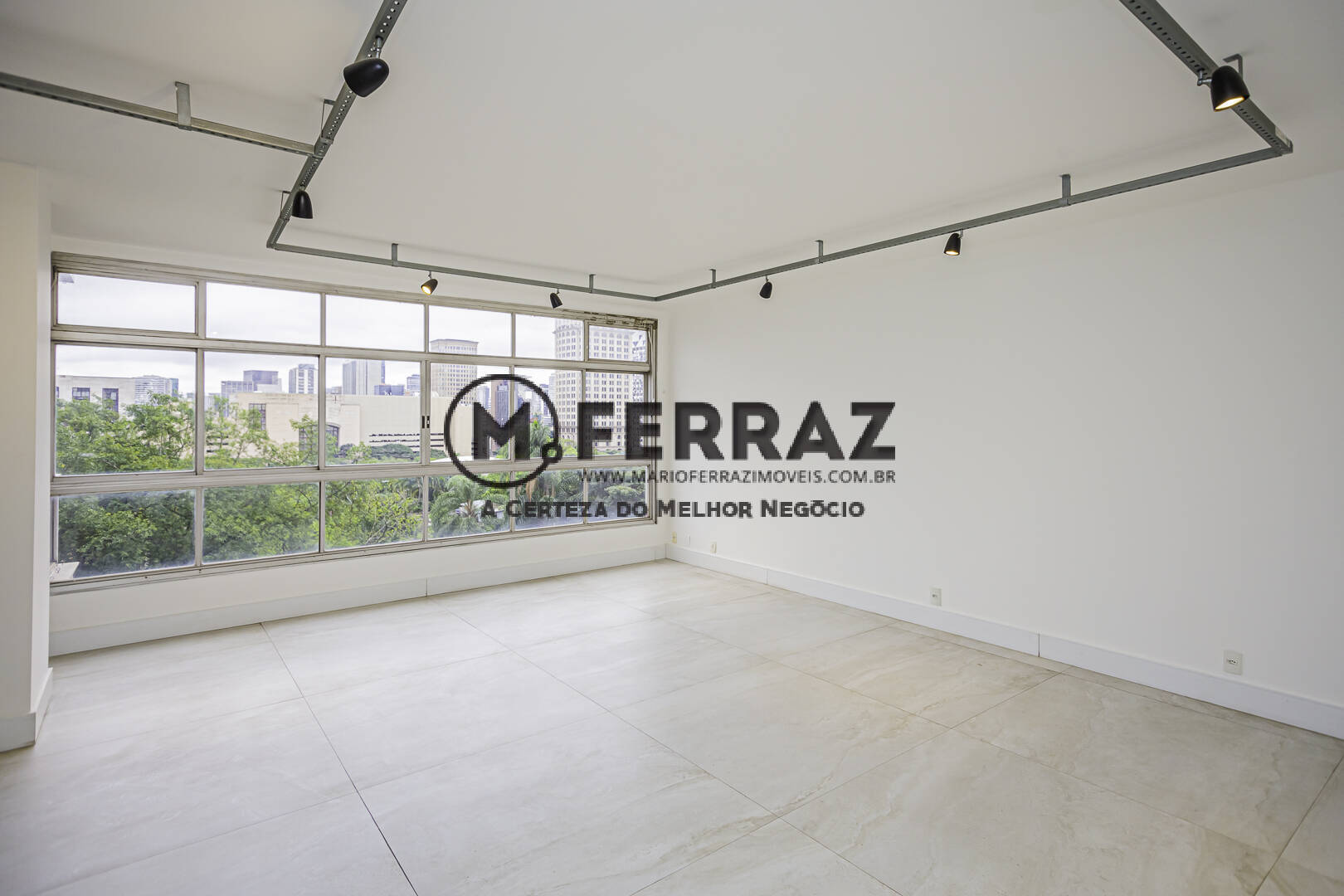 Apartamento para alugar com 3 quartos, 236m² - Foto 1