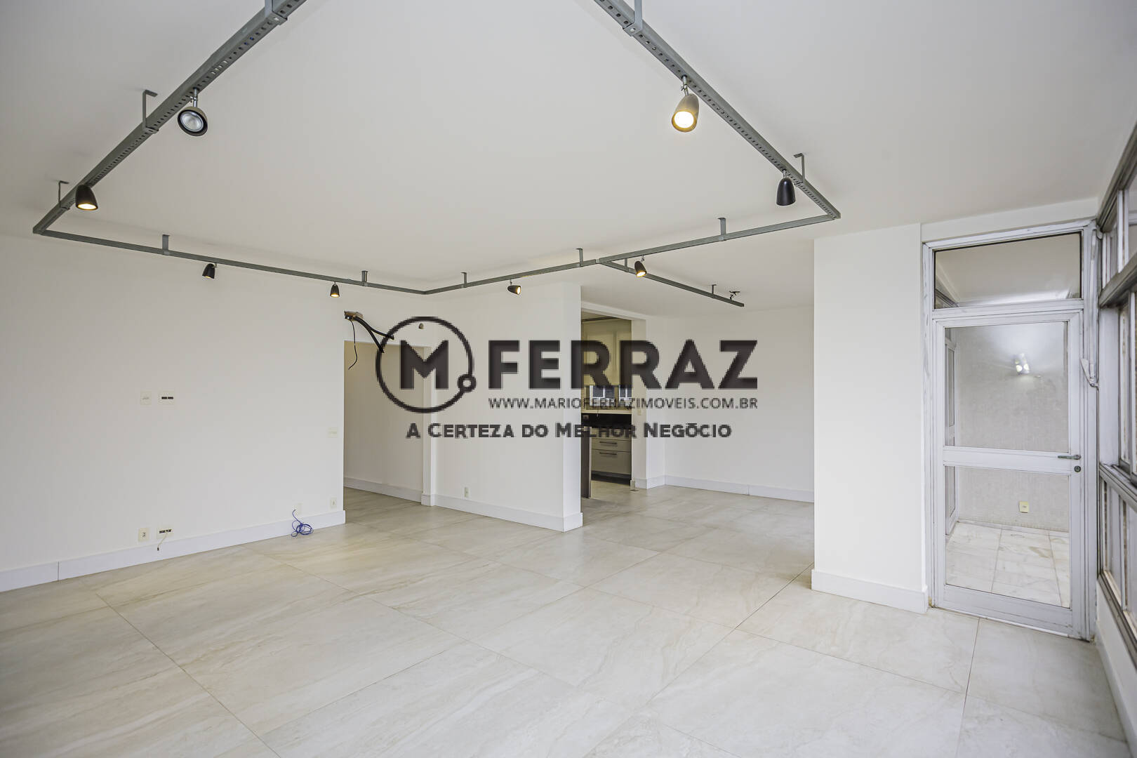 Apartamento para alugar com 3 quartos, 236m² - Foto 4