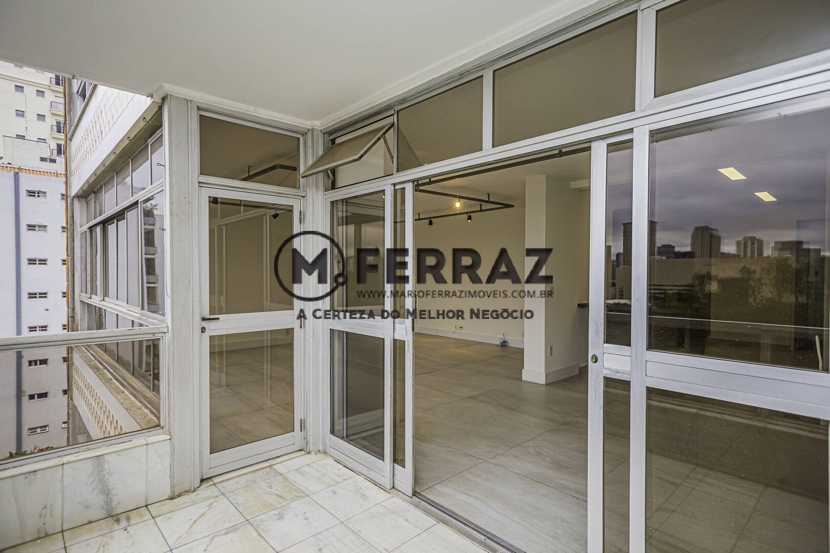 Apartamento para alugar com 3 quartos, 236m² - Foto 10