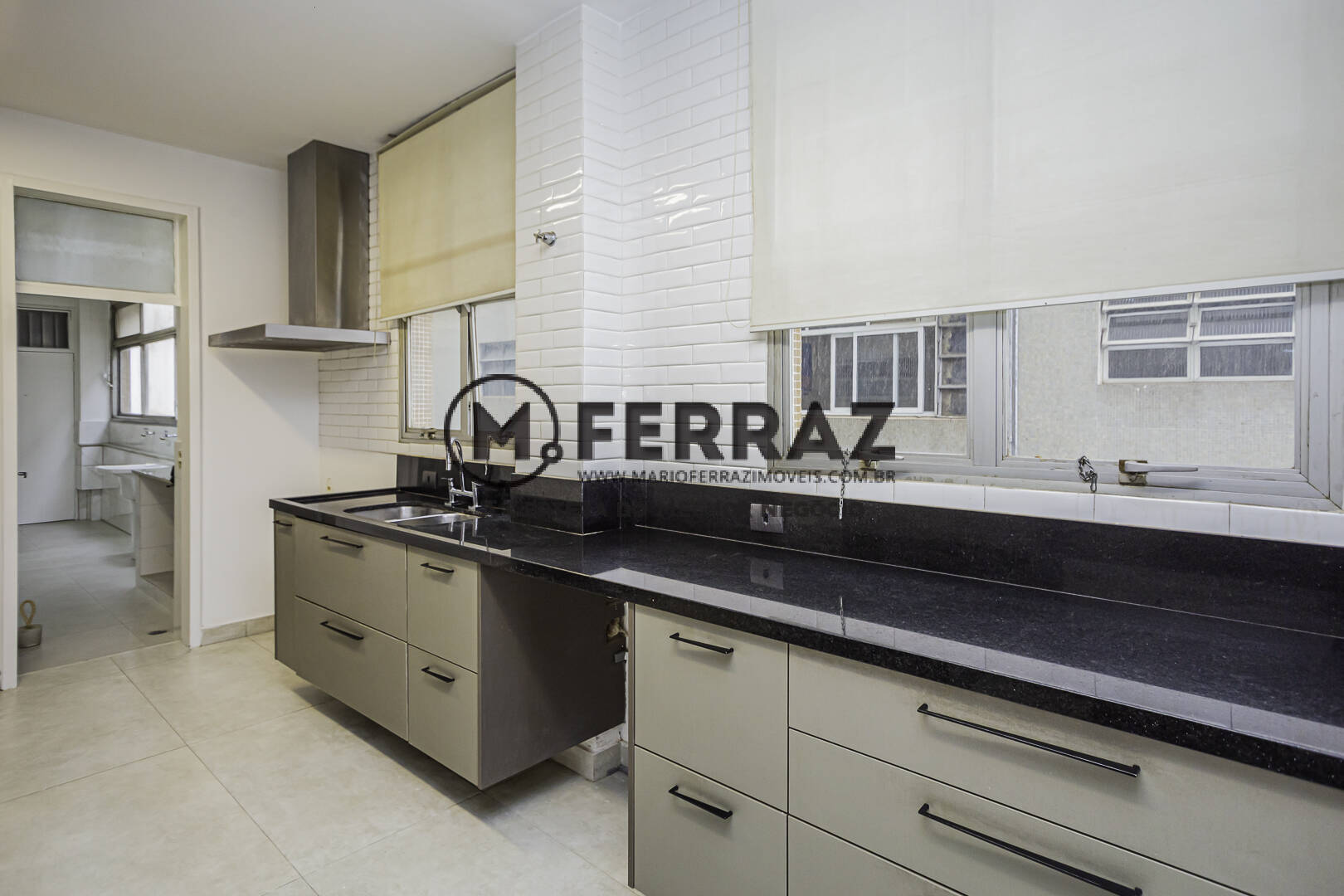 Apartamento para alugar com 3 quartos, 236m² - Foto 12