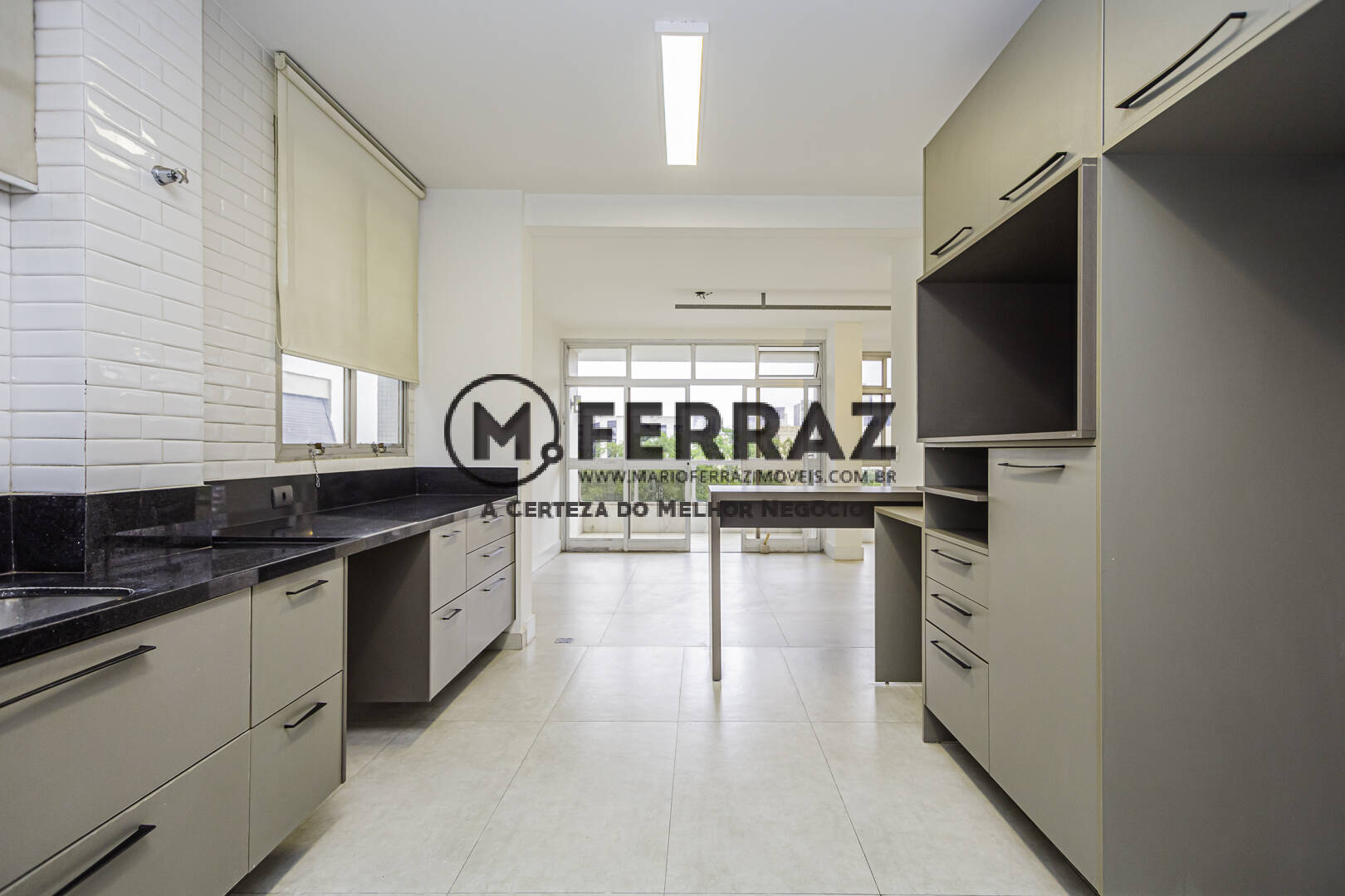 Apartamento para alugar com 3 quartos, 236m² - Foto 14