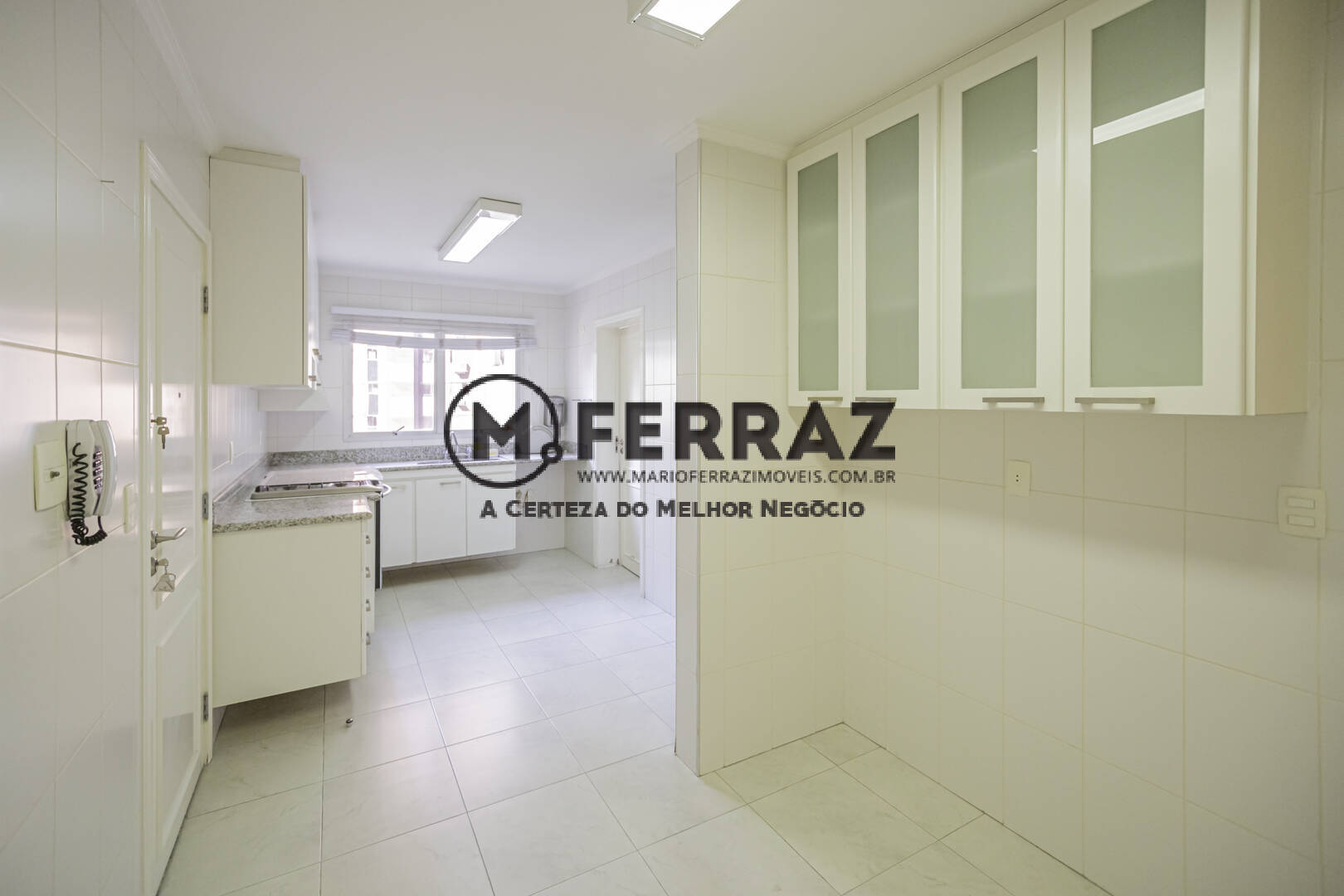 Apartamento à venda com 3 quartos, 198m² - Foto 12