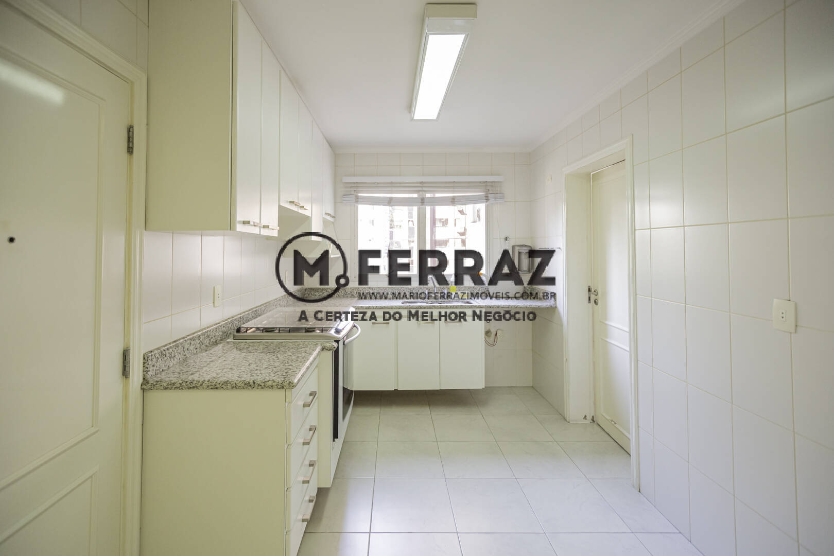 Apartamento à venda com 3 quartos, 198m² - Foto 14