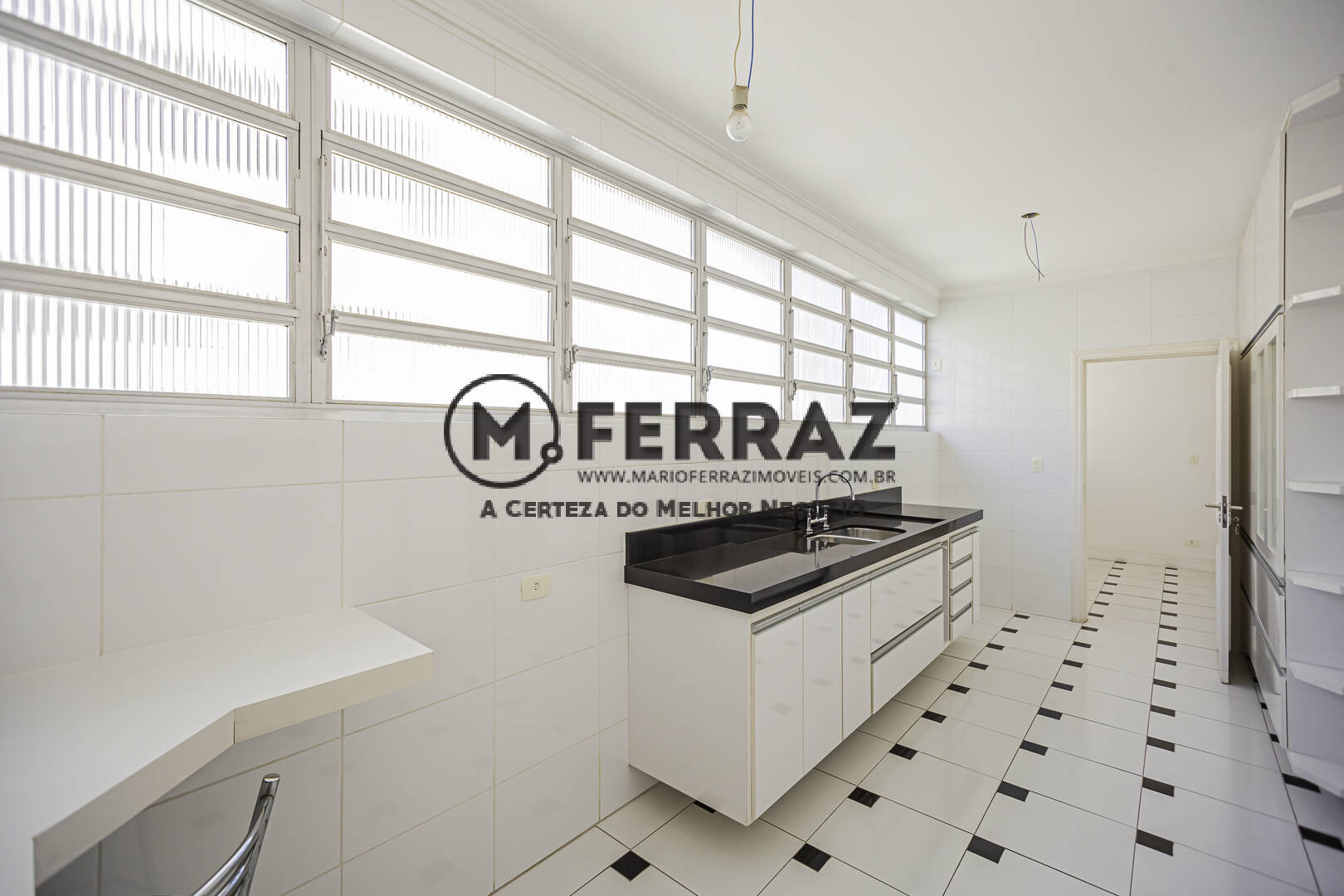 Apartamento à venda com 3 quartos, 240m² - Foto 9