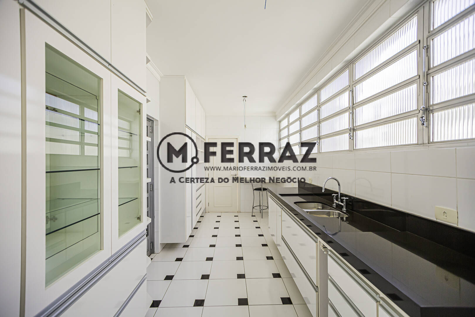 Apartamento à venda com 3 quartos, 240m² - Foto 12