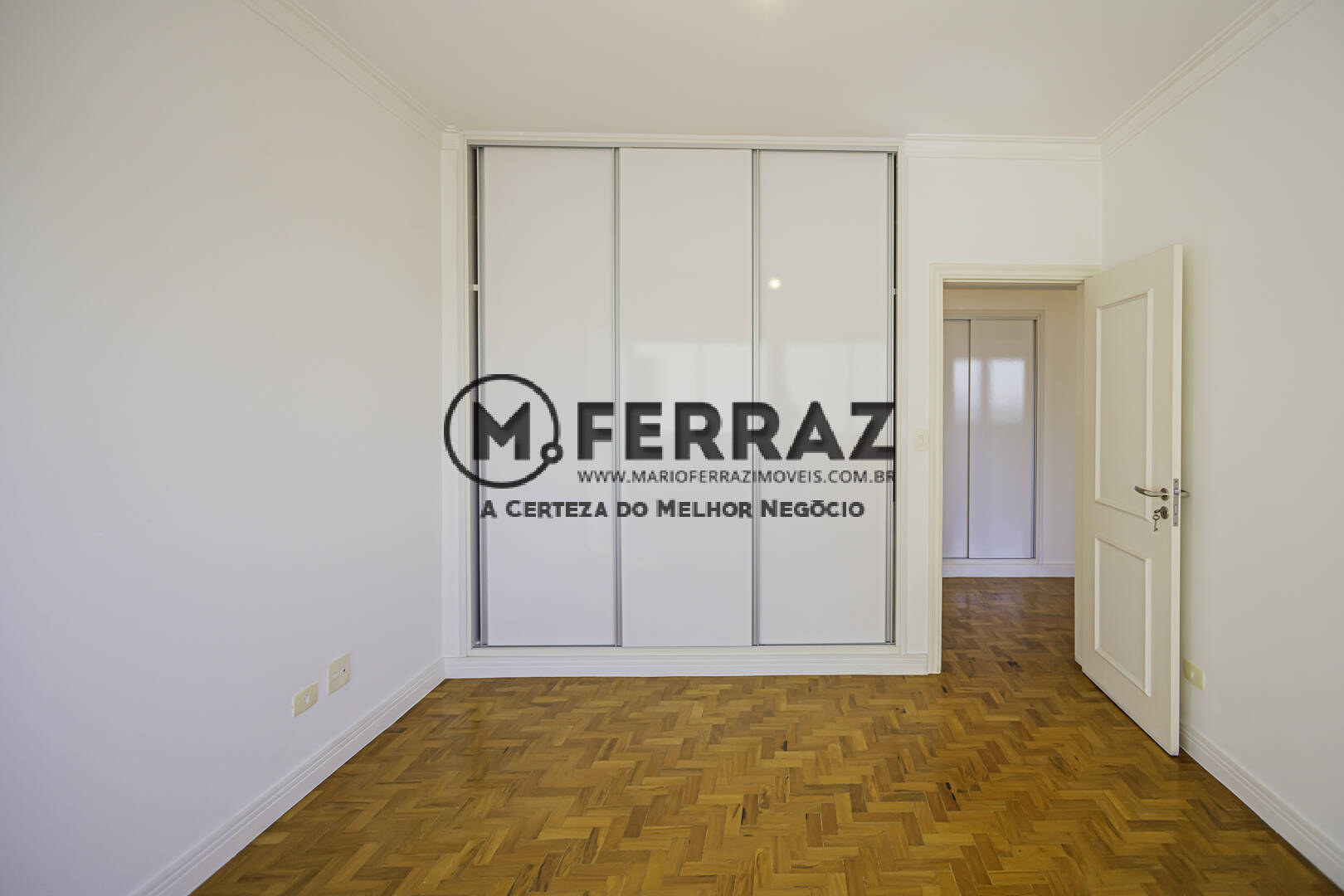 Apartamento à venda com 3 quartos, 240m² - Foto 18