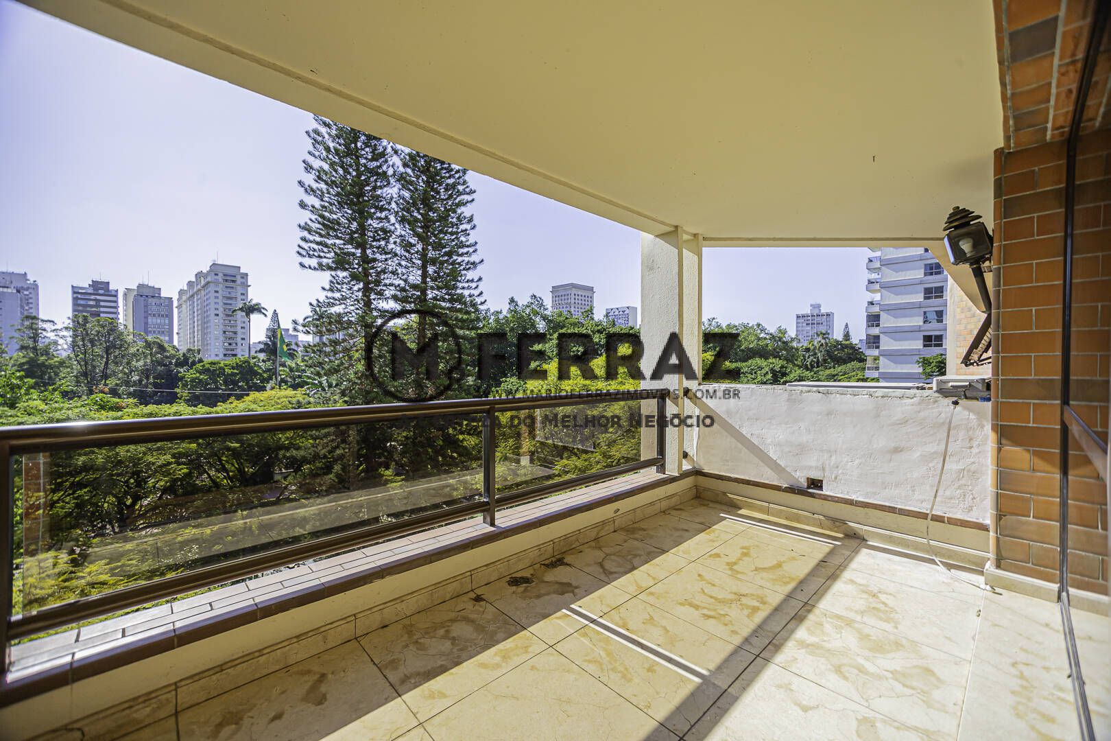 Apartamento para alugar com 3 quartos, 245m² - Foto 1