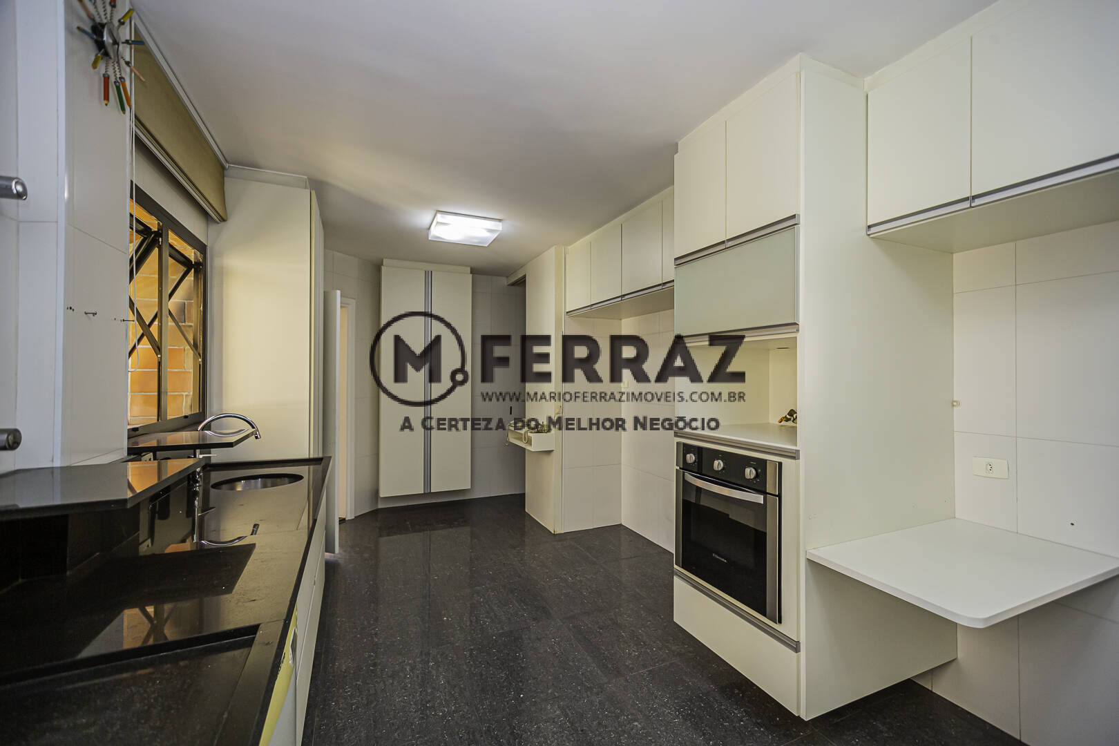 Apartamento para alugar com 3 quartos, 245m² - Foto 15