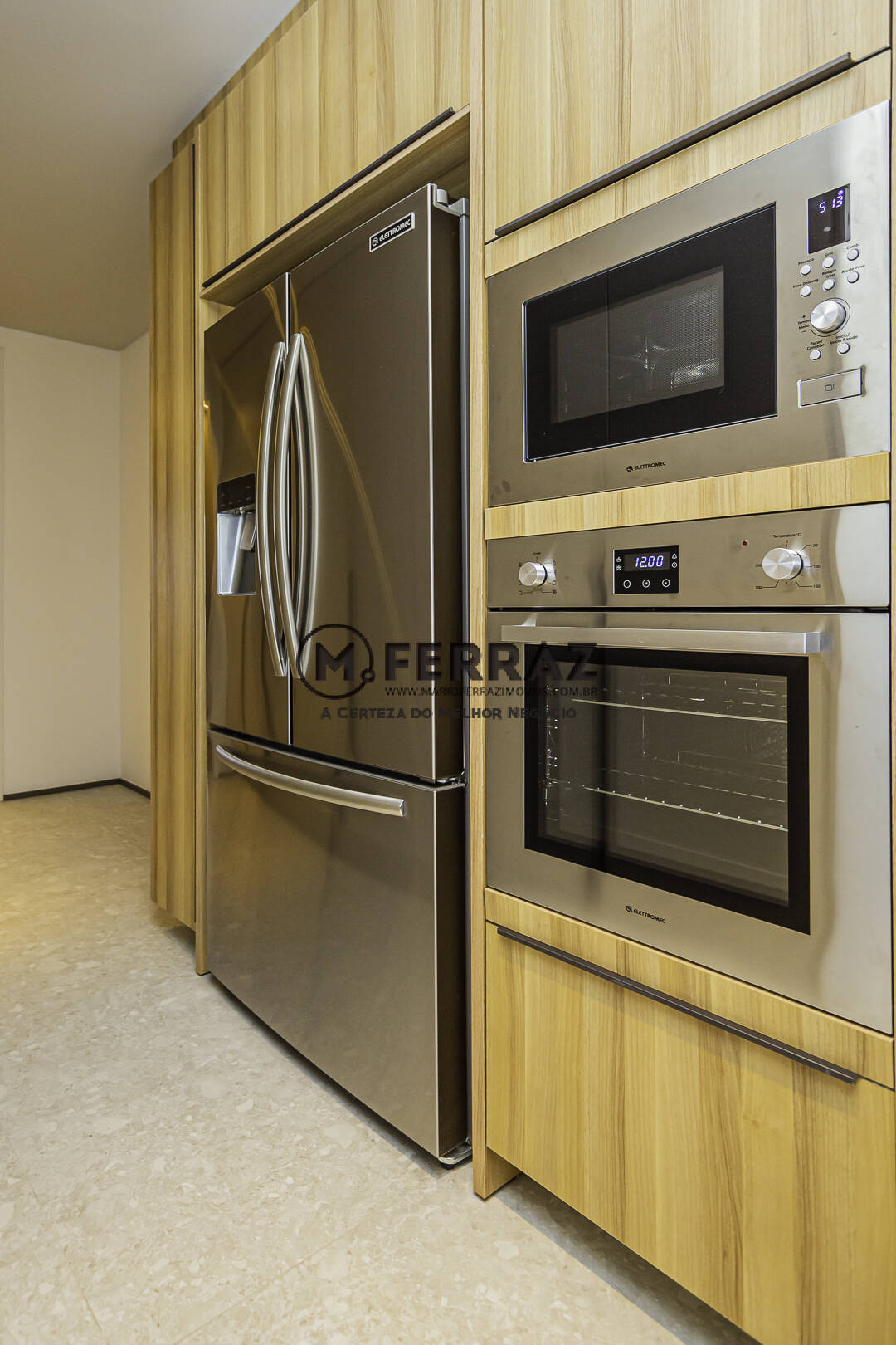 Apartamento à venda com 3 quartos, 210m² - Foto 11