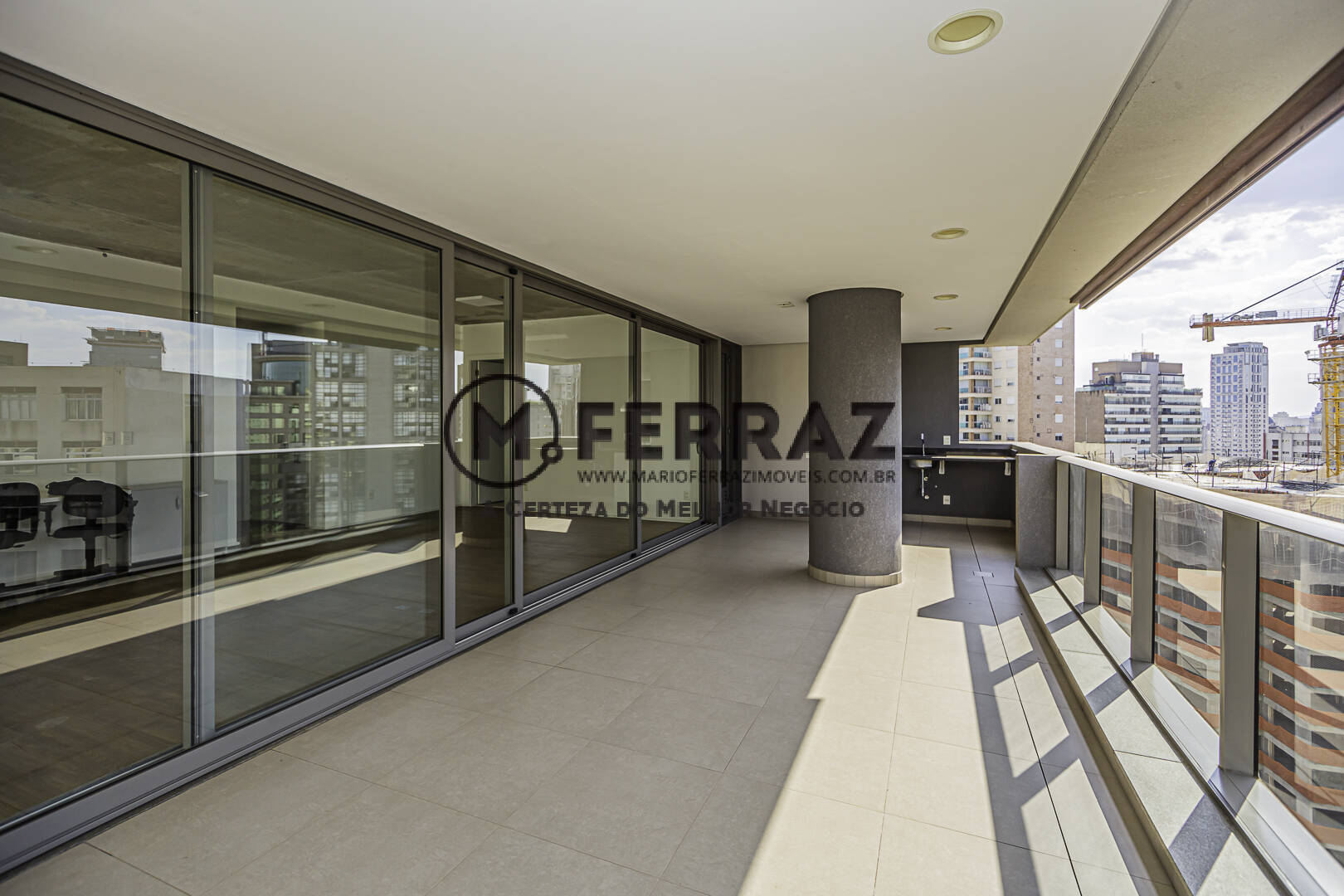 Apartamento à venda com 4 quartos, 252m² - Foto 2