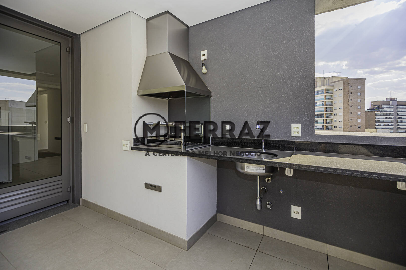 Apartamento à venda com 4 quartos, 252m² - Foto 4