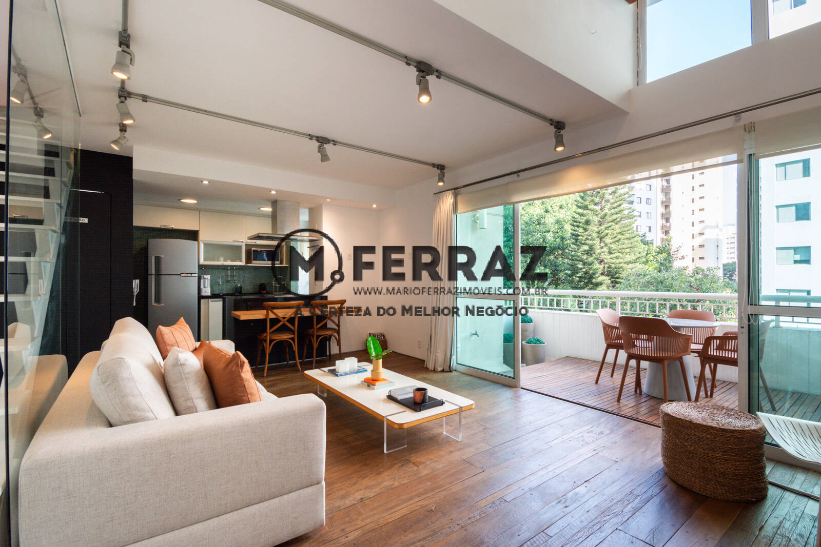 Apartamento à venda e aluguel com 1 quarto, 74m² - Foto 1