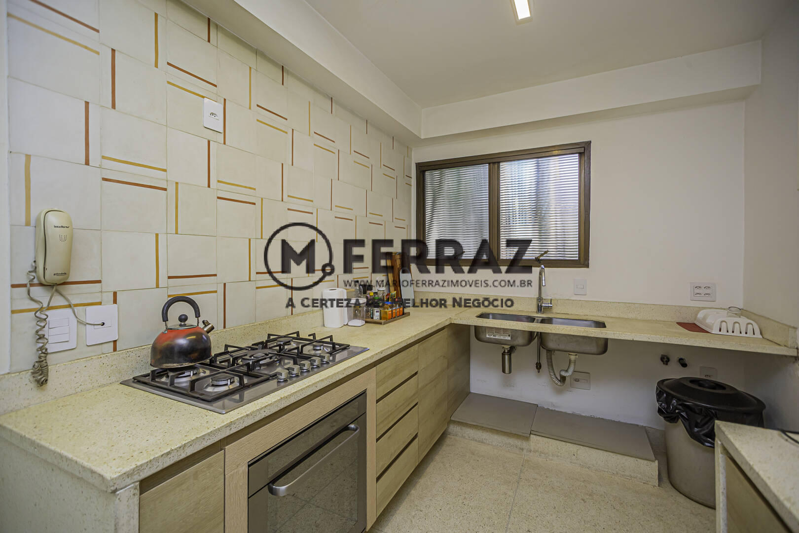 Apartamento para alugar com 3 quartos, 200m² - Foto 12