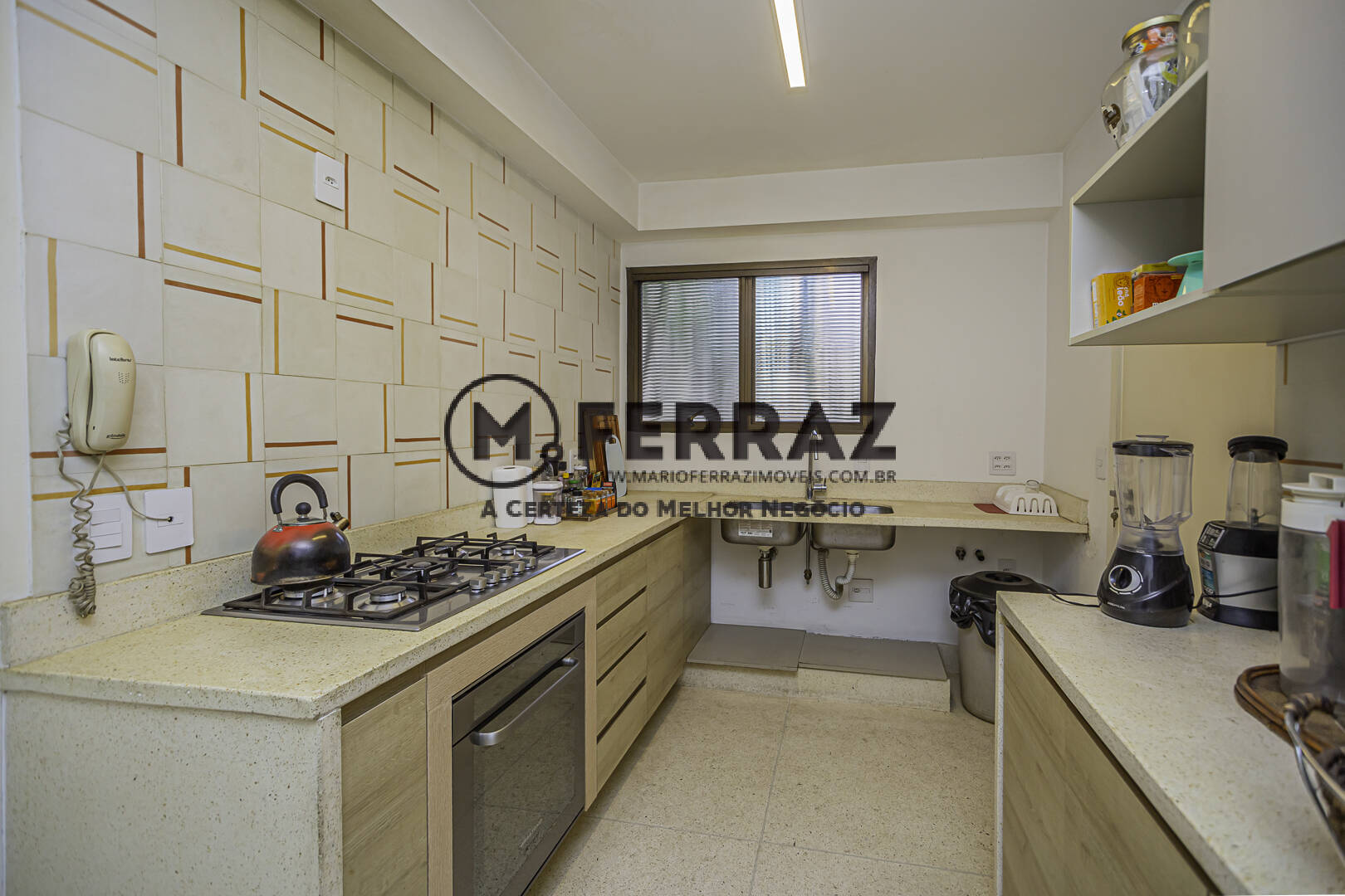 Apartamento para alugar com 3 quartos, 200m² - Foto 13