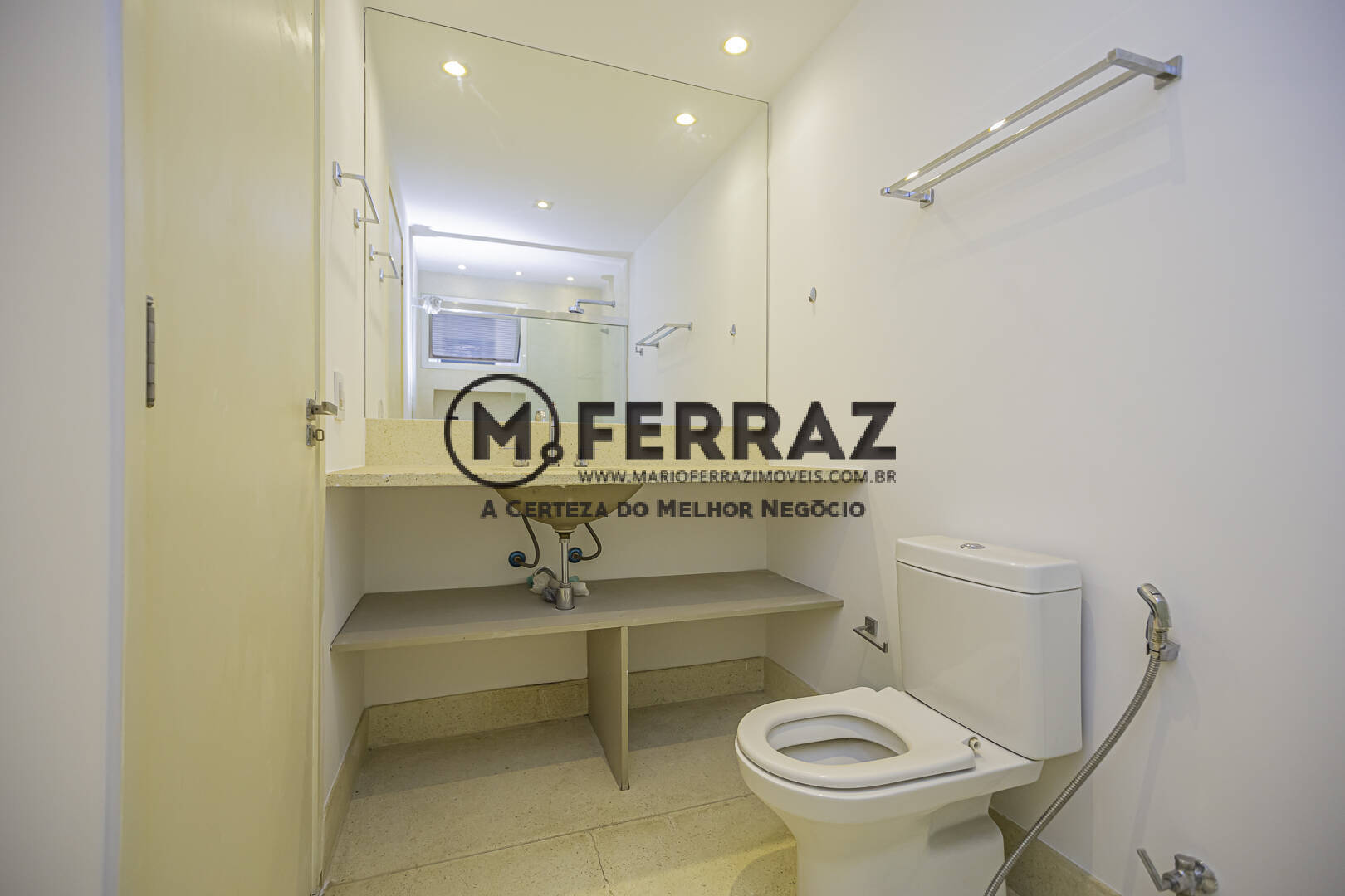 Apartamento para alugar com 3 quartos, 200m² - Foto 20