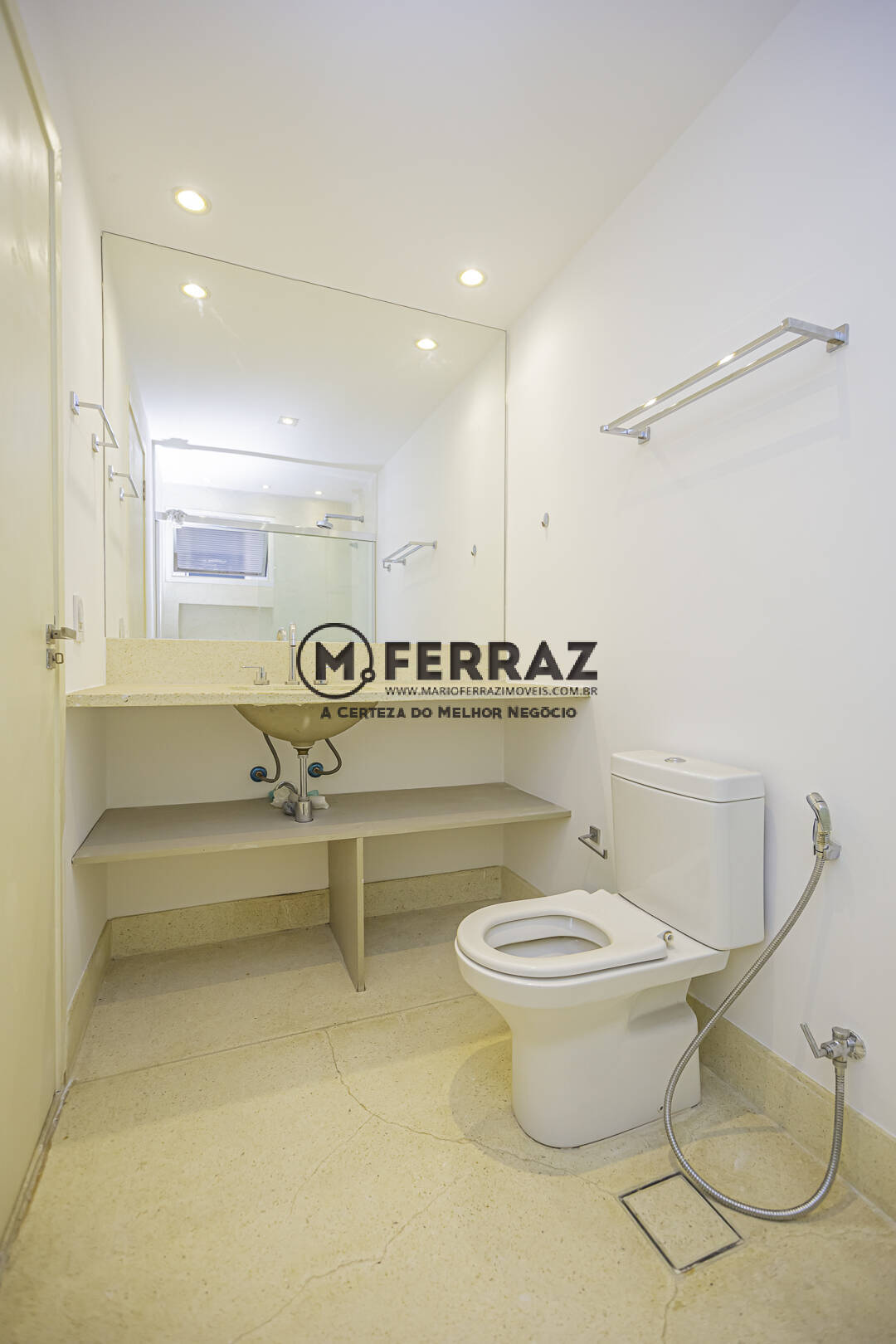 Apartamento para alugar com 3 quartos, 200m² - Foto 21