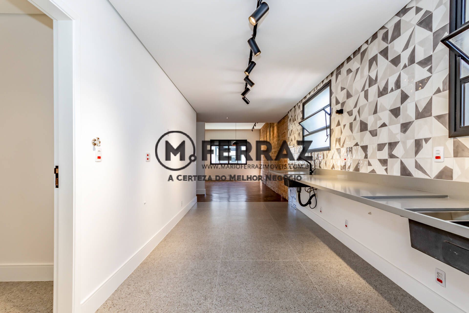 Apartamento à venda com 3 quartos, 212m² - Foto 5