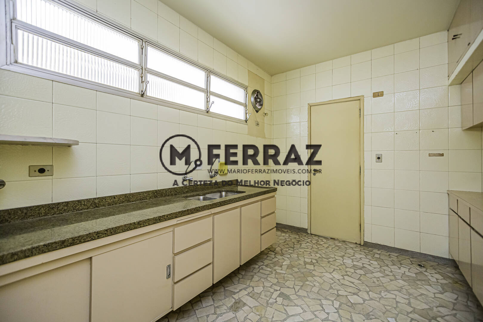 Apartamento para alugar com 3 quartos, 169m² - Foto 14