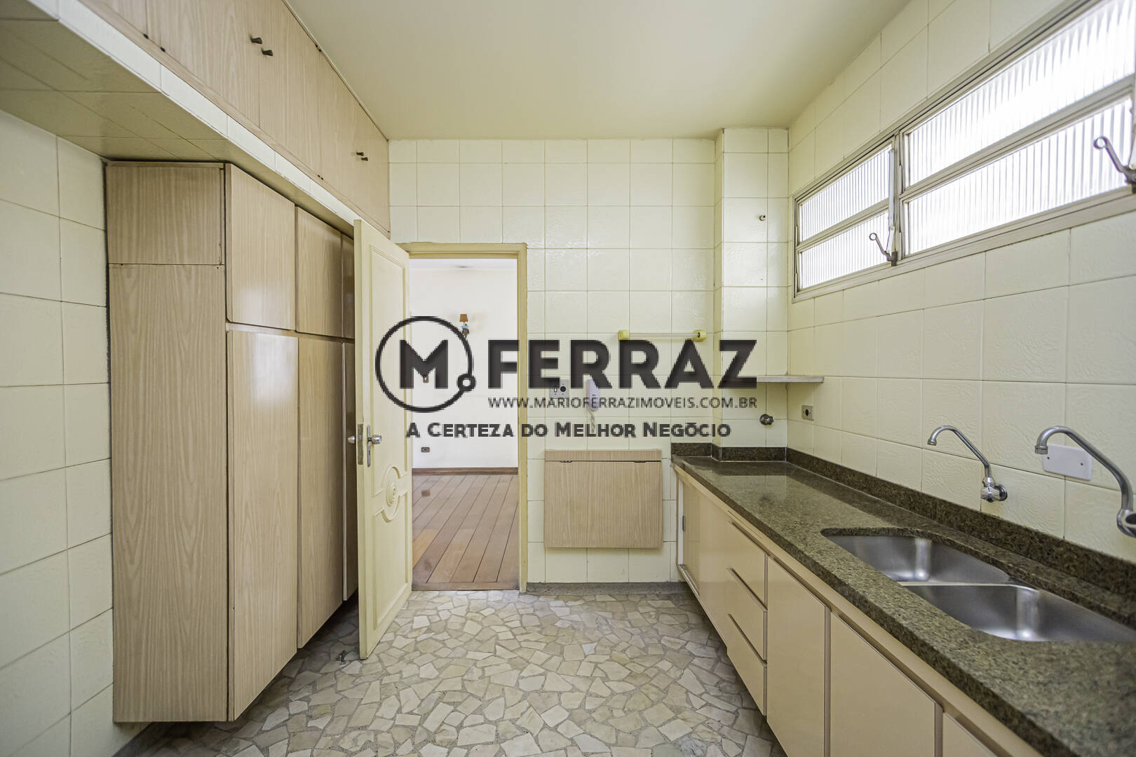 Apartamento para alugar com 3 quartos, 169m² - Foto 17