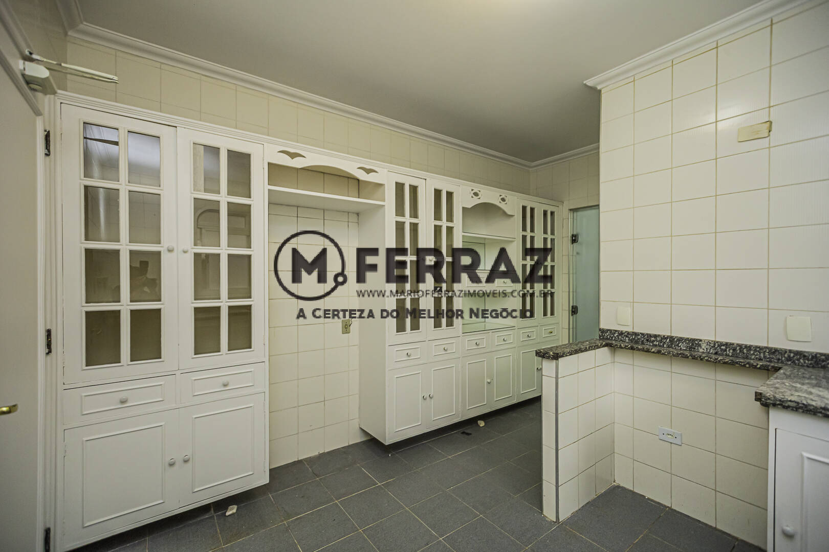 Apartamento à venda com 3 quartos, 200m² - Foto 10