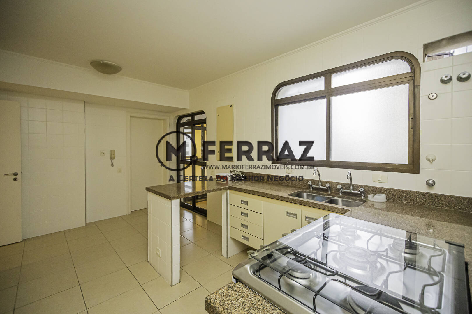 Apartamento à venda e aluguel com 3 quartos, 240m² - Foto 9